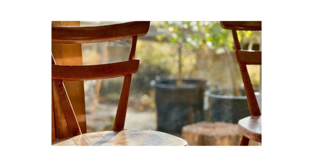 母親の穏やかな在り方が子どもの安心感を育てる様子を表したイメージ